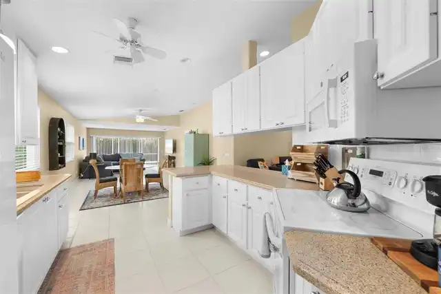 Listing Photo 18