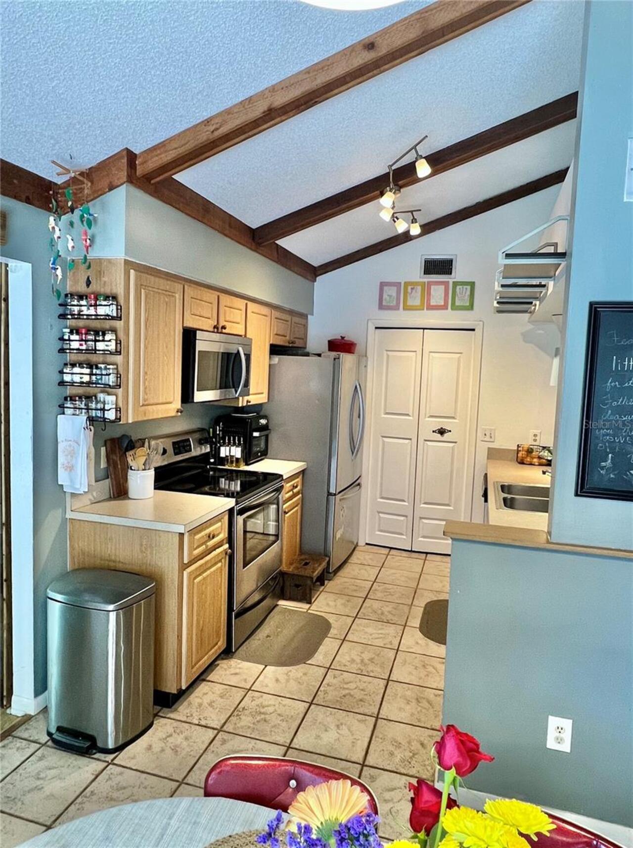 Listing Photo 8