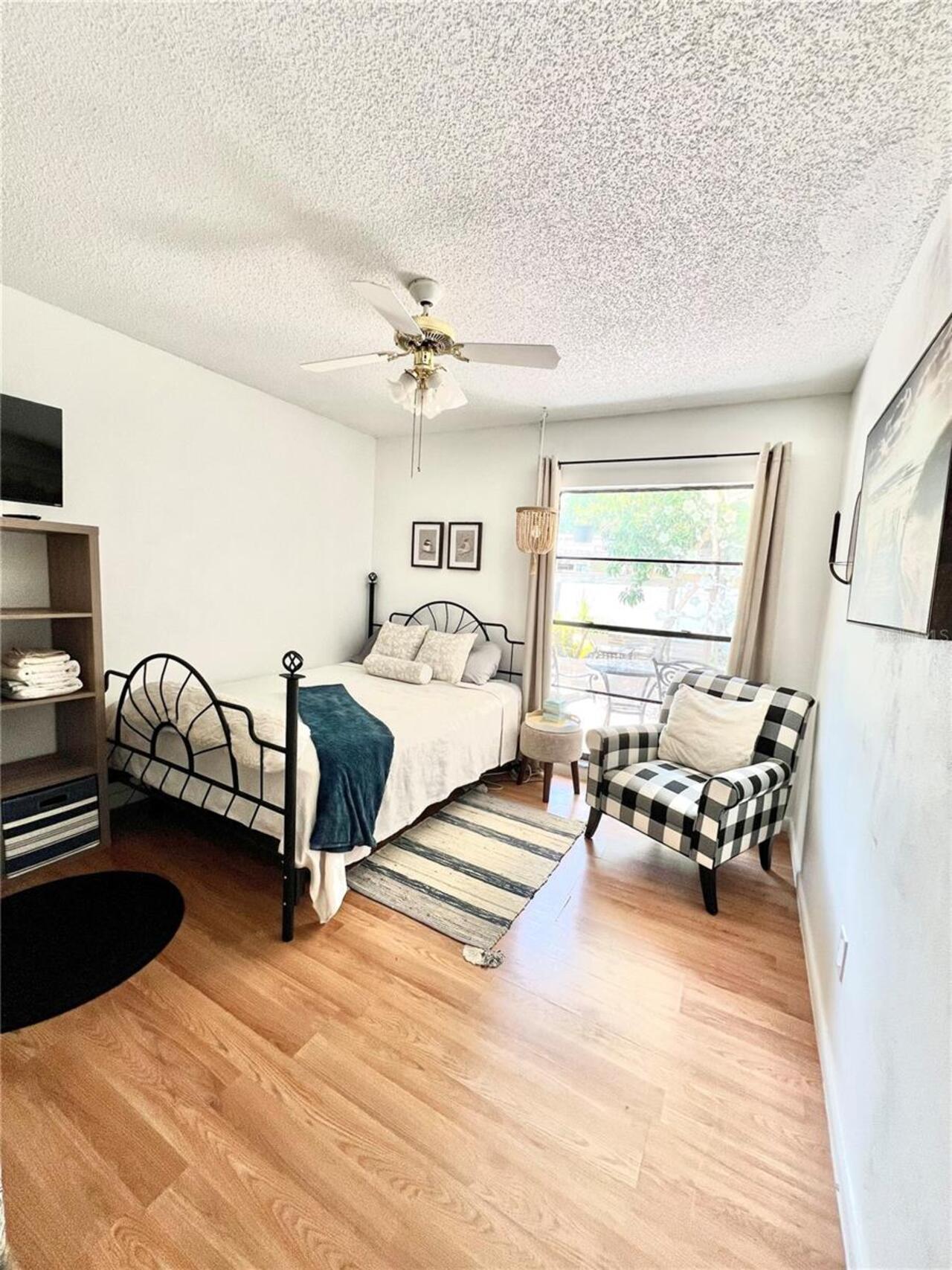 Listing Photo 12