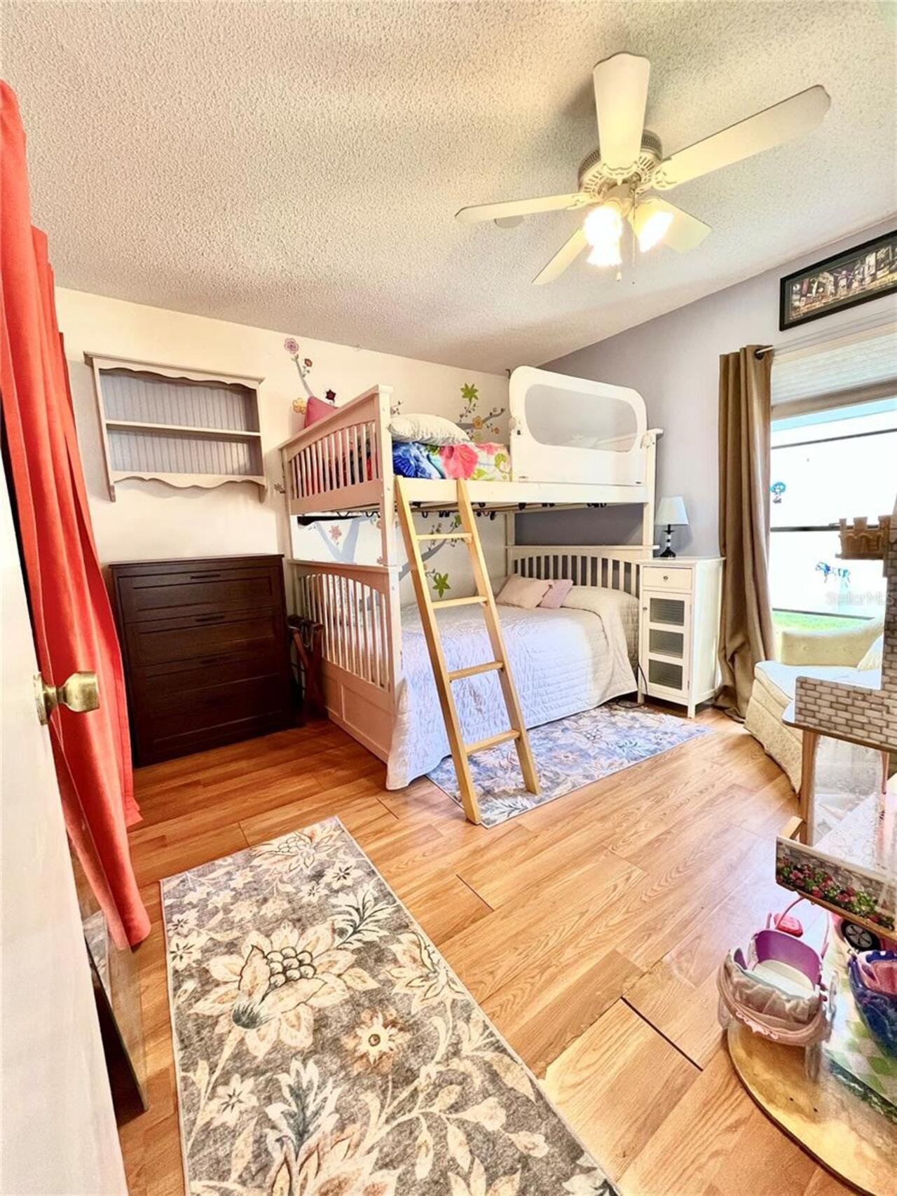 Listing Photo 14