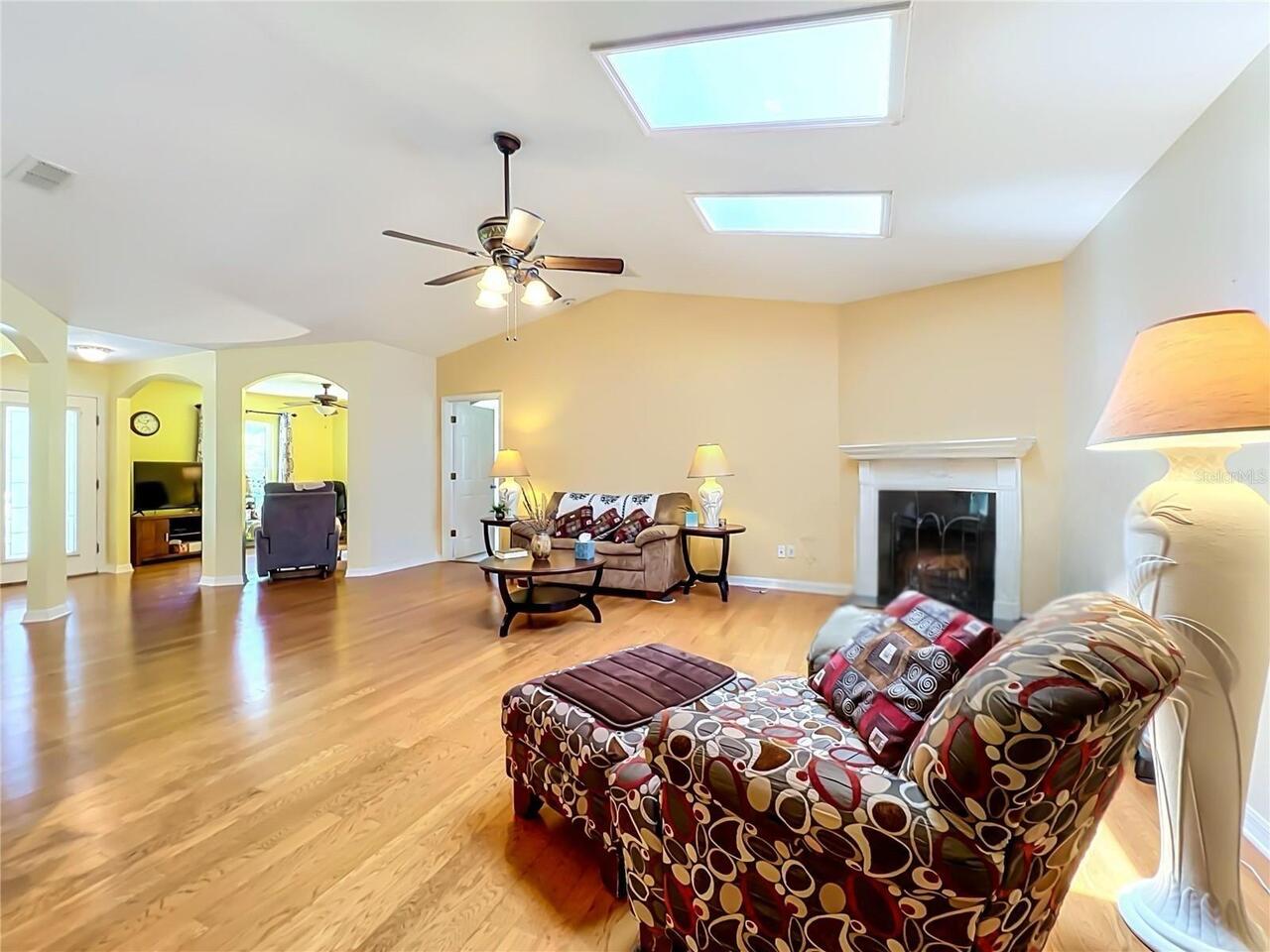 Listing Photo 8