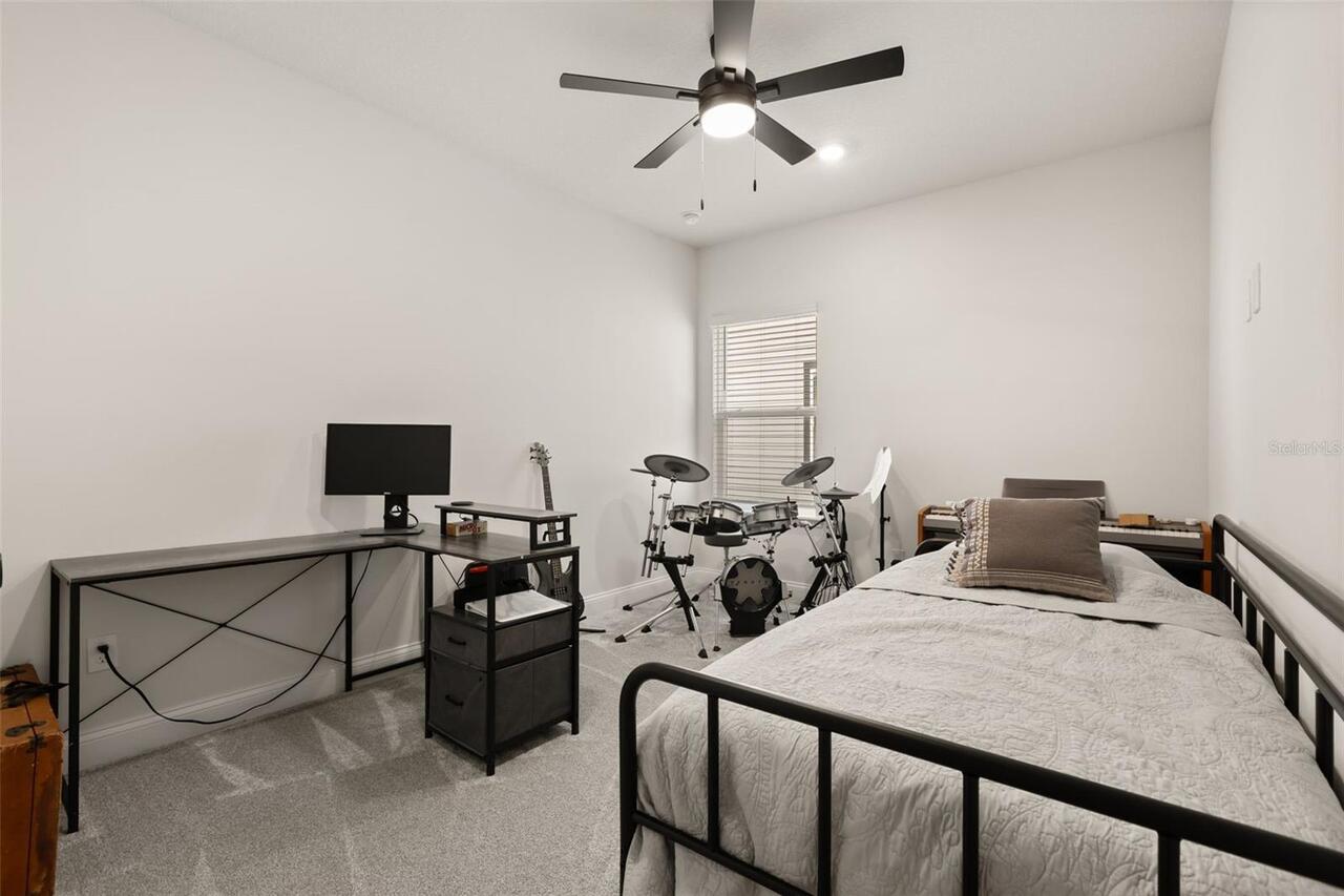 Listing Photo 12