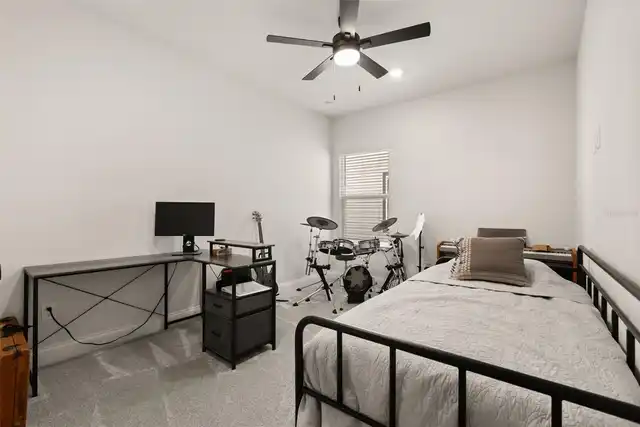 Listing Photo 12