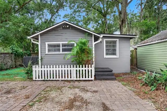 Listing Photo 10