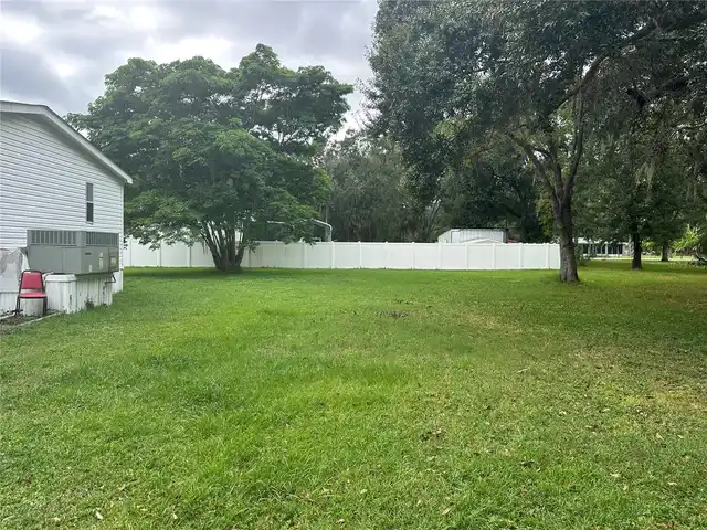 Listing Photo 8