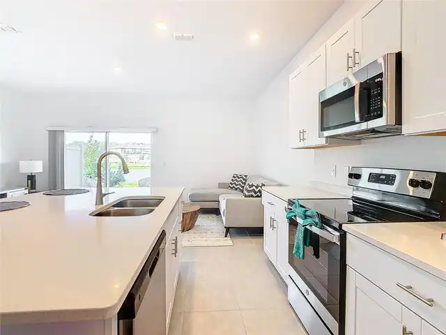 Listing Photo 11