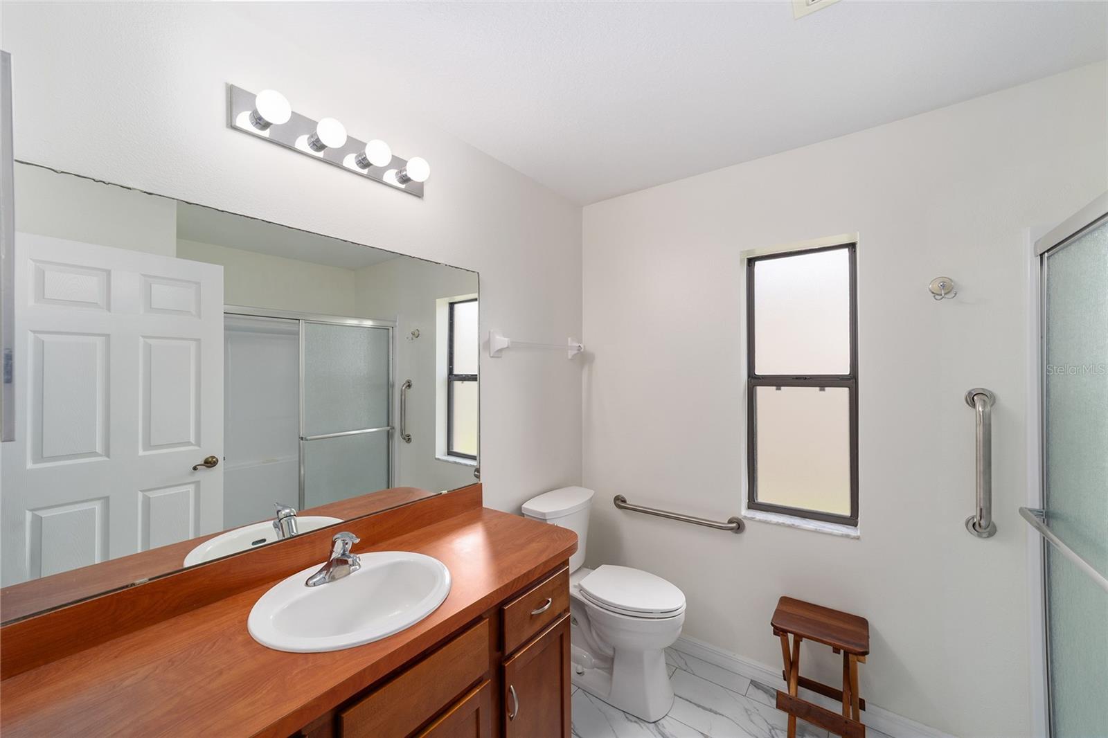 Listing Photo 12