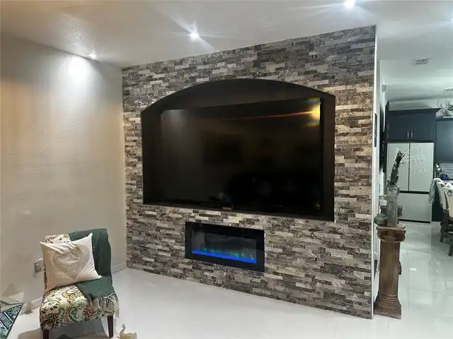 Listing Photo 12