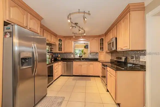 Listing Photo 7