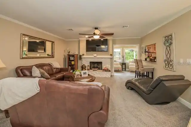 Listing Photo 12