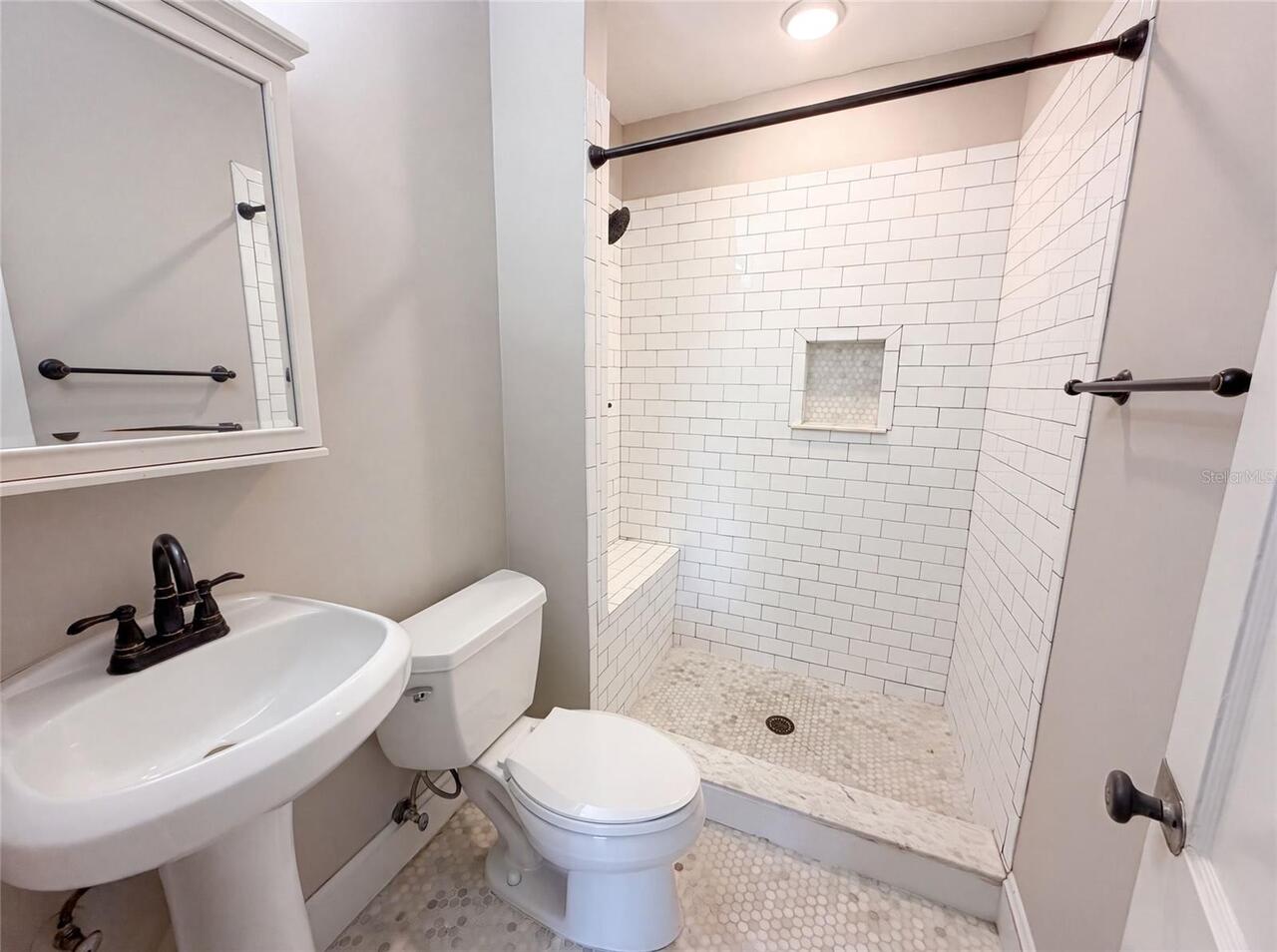 Listing Photo 6