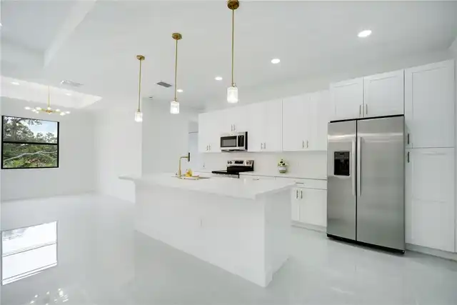 Listing Photo 9