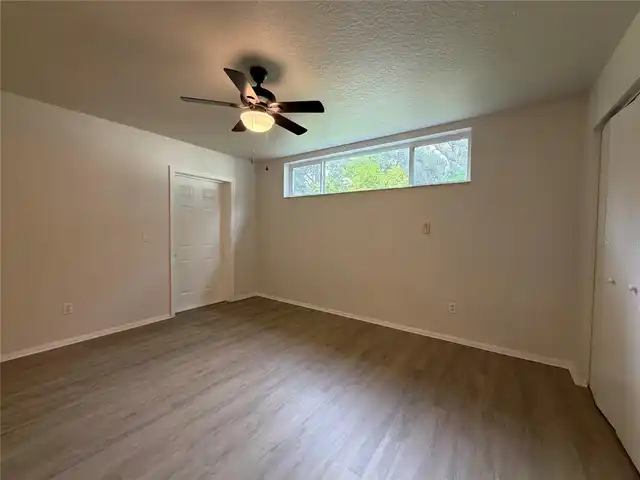 Listing Photo 14