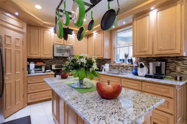 Listing Photo 17