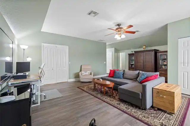 Listing Photo 33