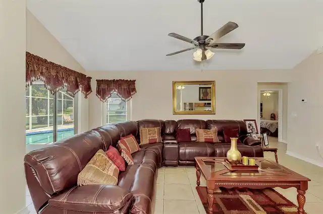 Listing Photo 14