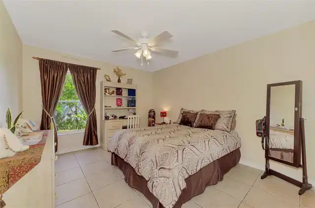 Listing Photo 22