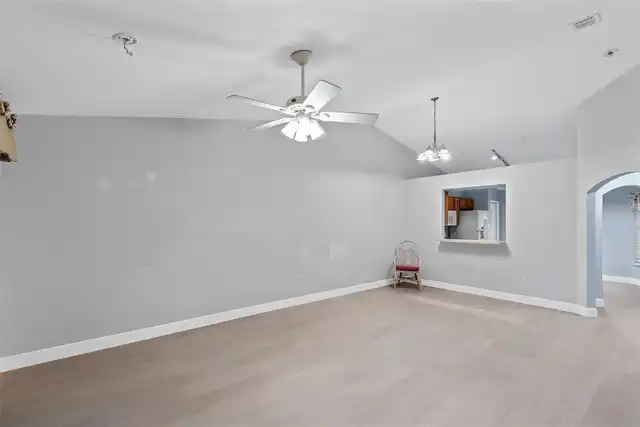 Listing Photo 6