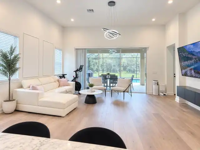 Listing Photo 10