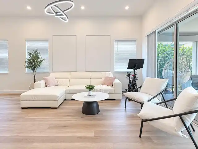 Listing Photo 11