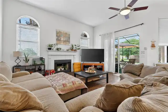Listing Photo 8