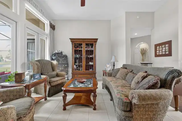 Listing Photo 12