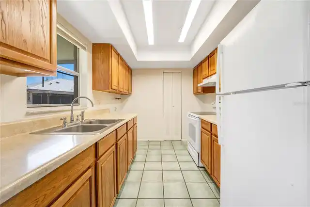 Listing Photo 7
