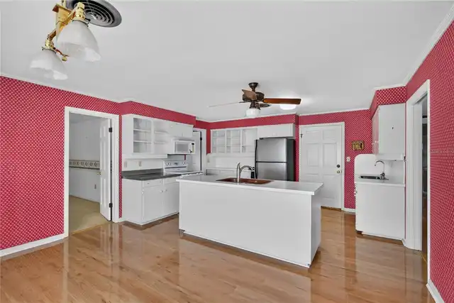 Listing Photo 15