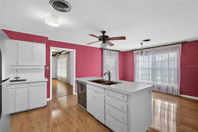 Listing Photo 18