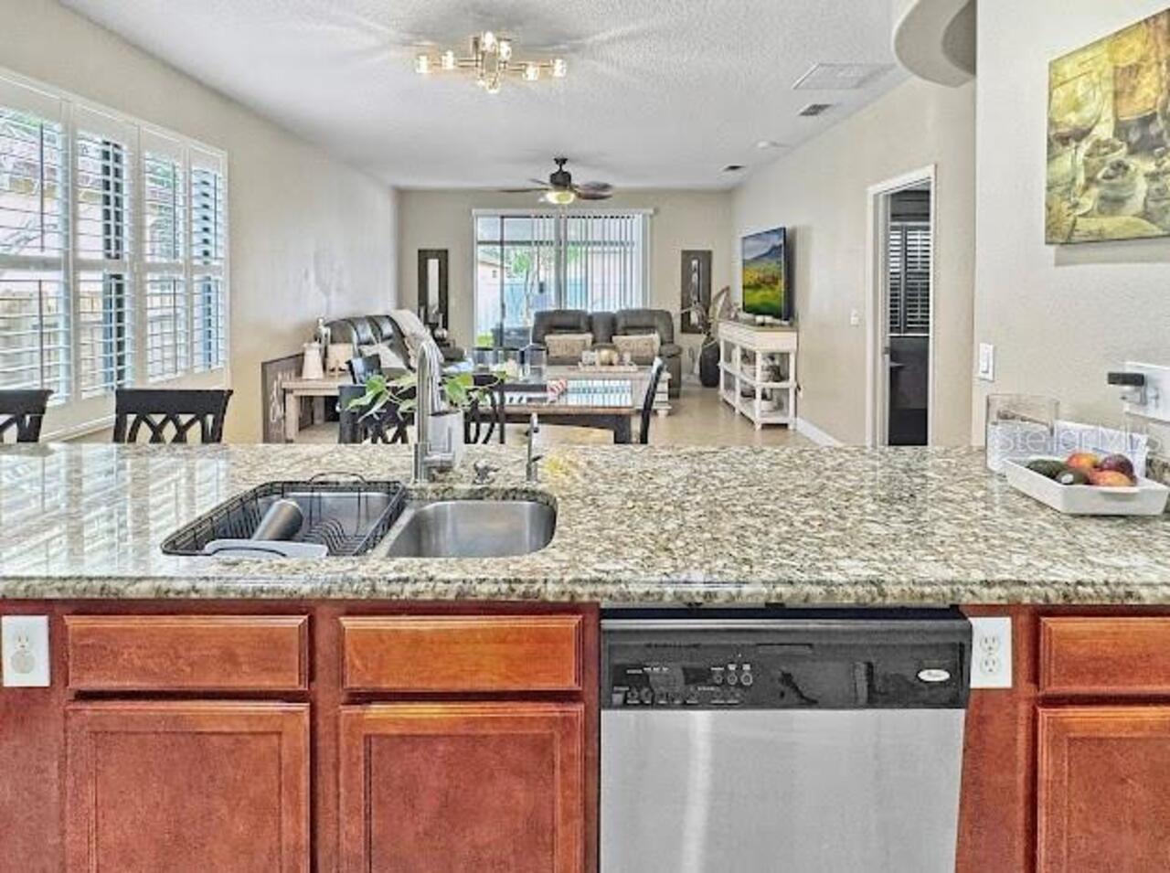Listing Photo 8