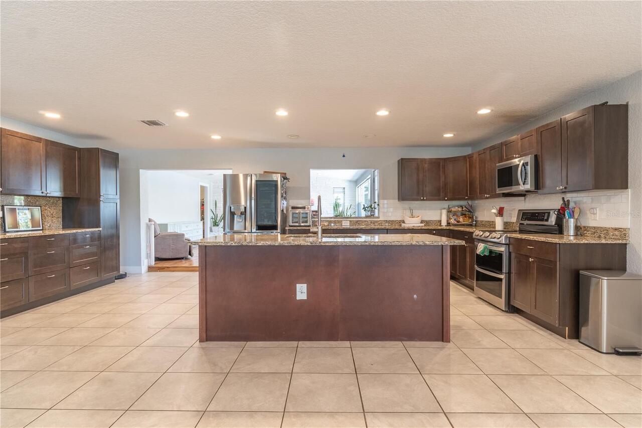 Listing Photo 8