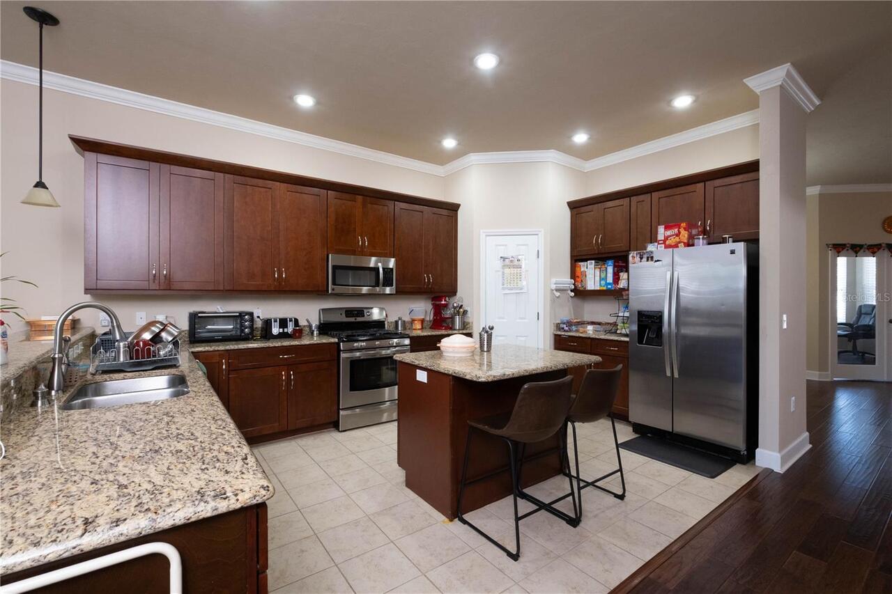 Listing Photo 10