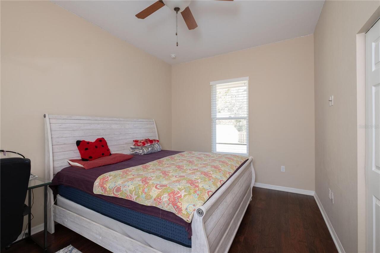 Listing Photo 12