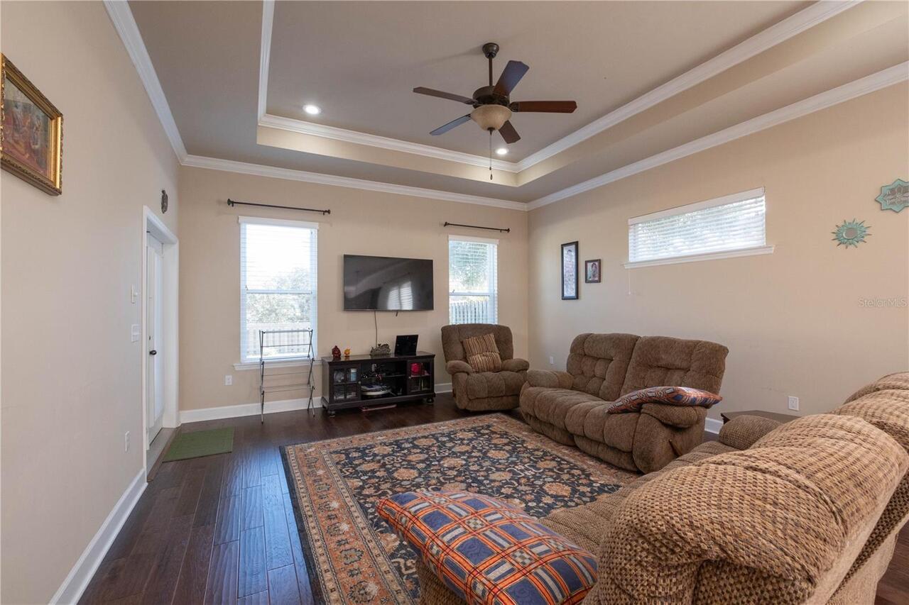 Listing Photo 17