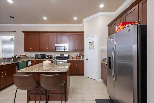 Listing Photo 9