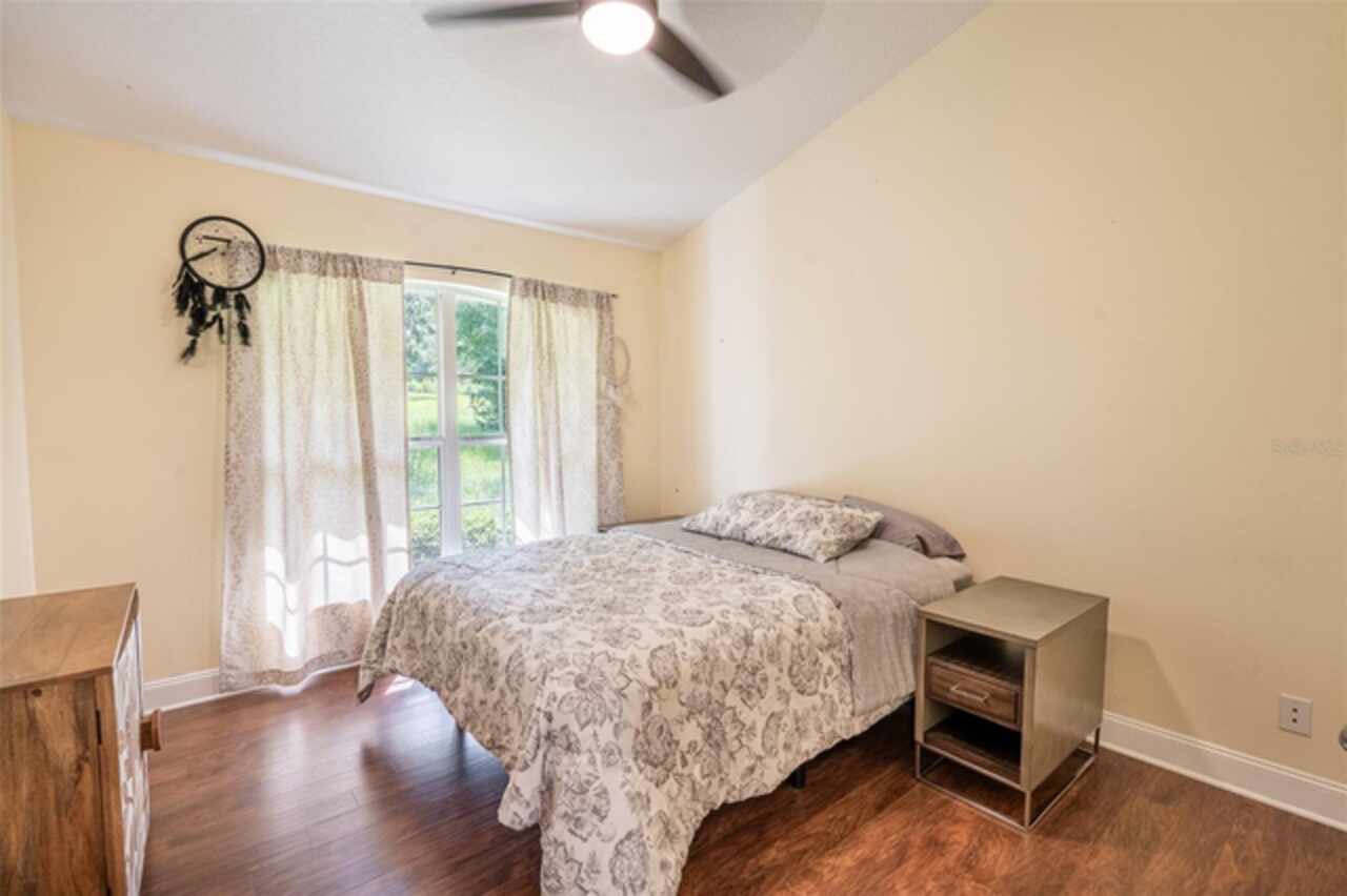 Listing Photo 9