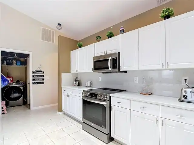 Listing Photo 17