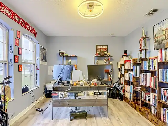Listing Photo 23