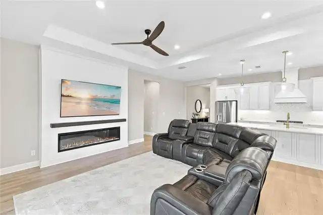 Listing Photo 8