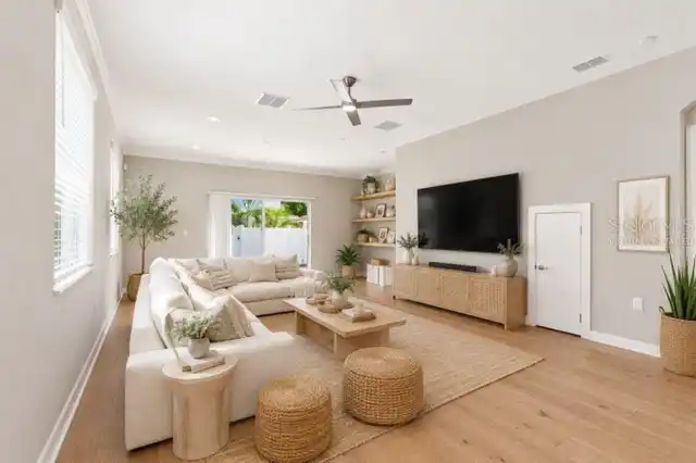 Listing Photo 8