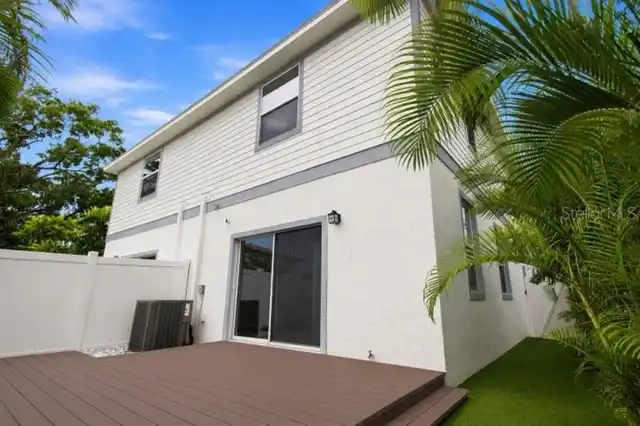 Listing Photo 12