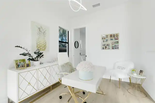 Listing Photo 9