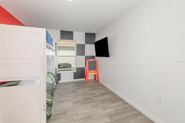 Listing Photo 15