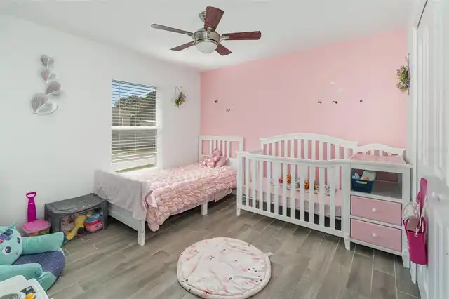 Listing Photo 17