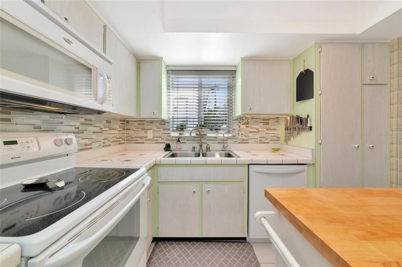 Listing Photo 12