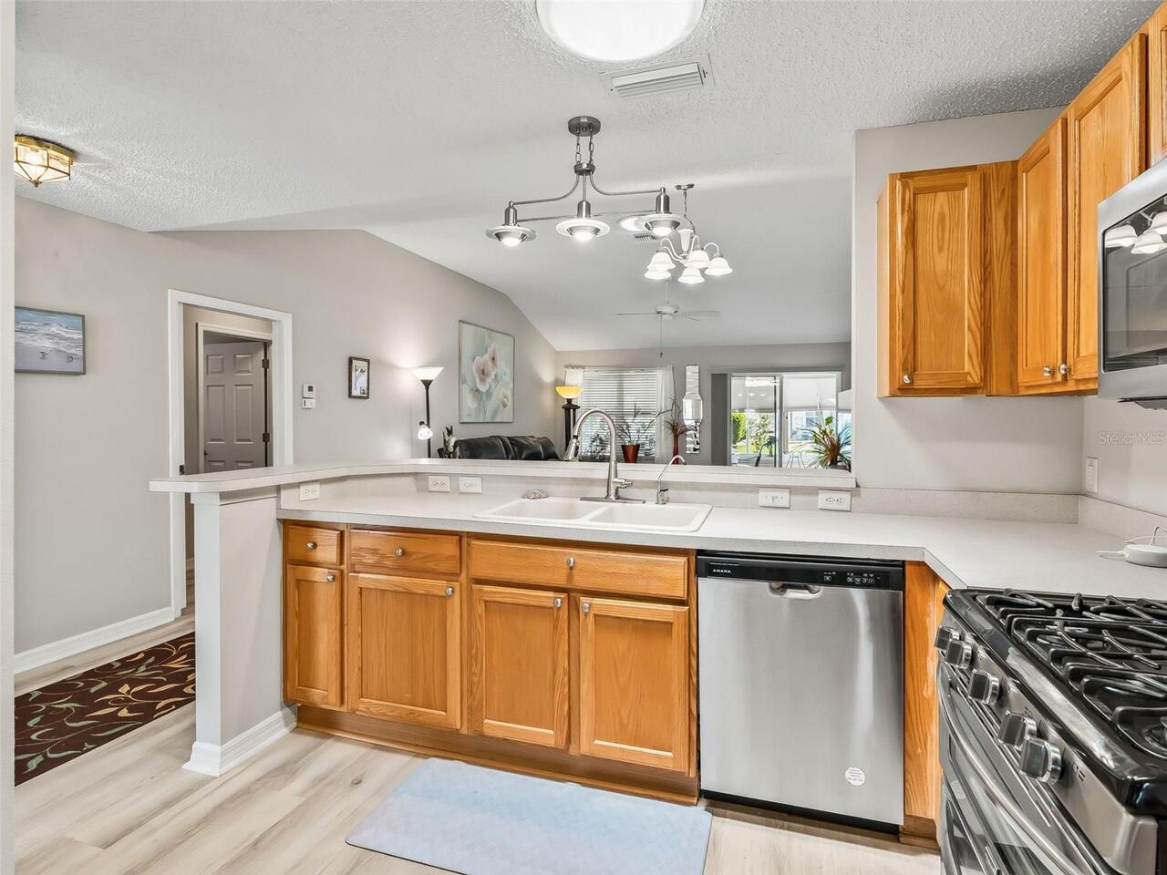 Listing Photo 9