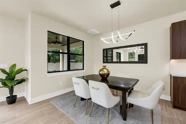 Listing Photo 10