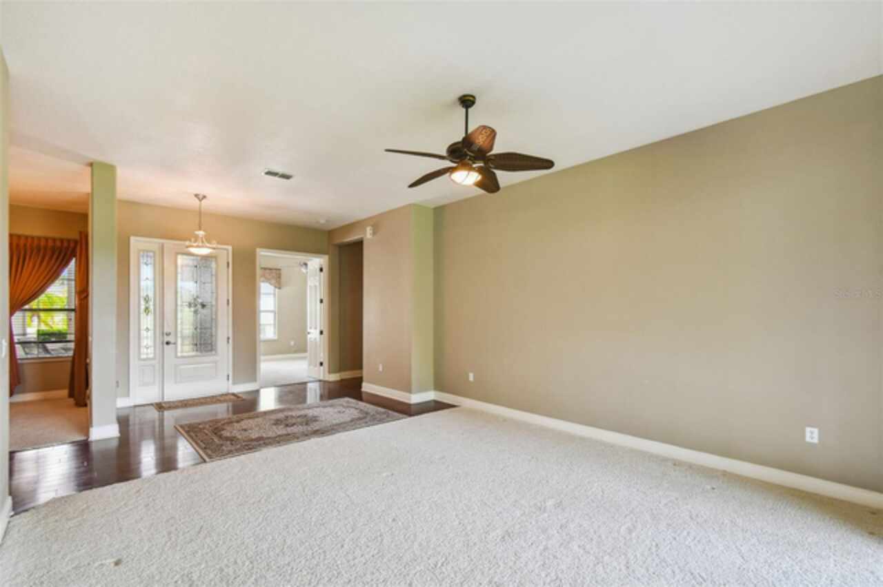 Listing Photo 8
