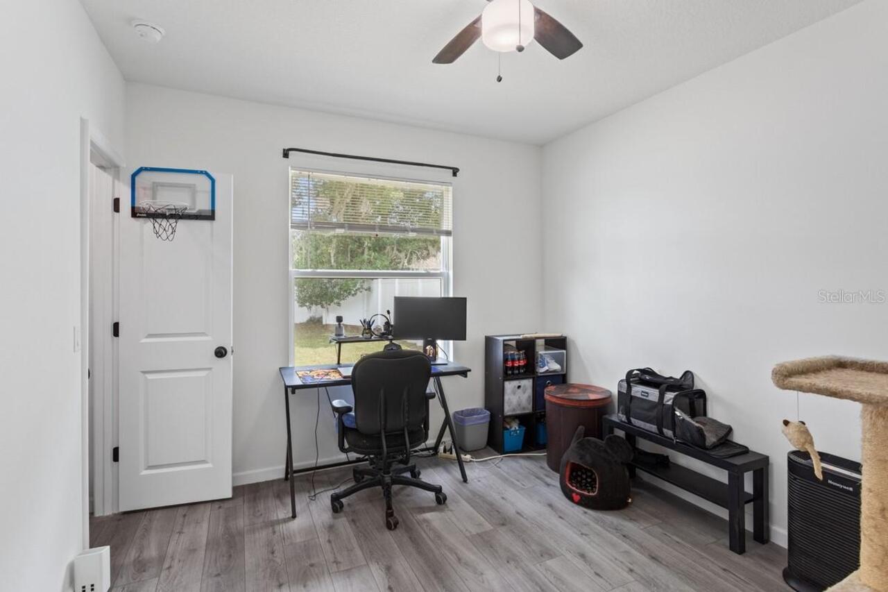 Listing Photo 11