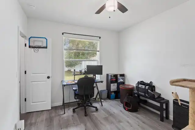 Listing Photo 11